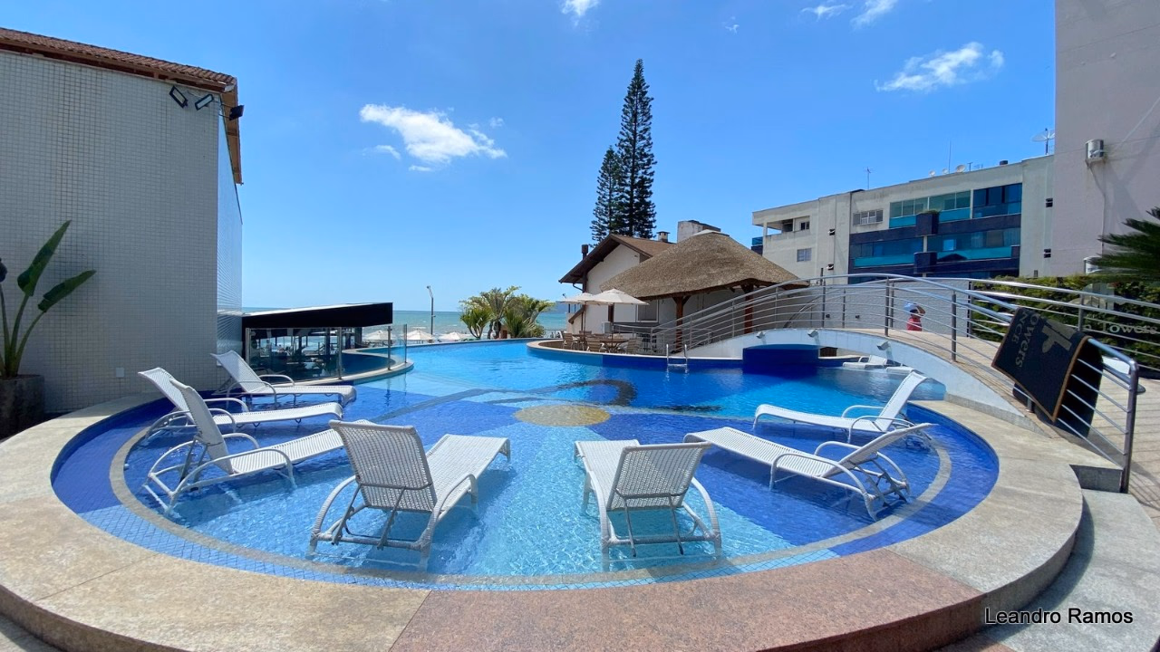 Apartamento quadra mar a venda na Meia Praia, Itapema-SC (1)