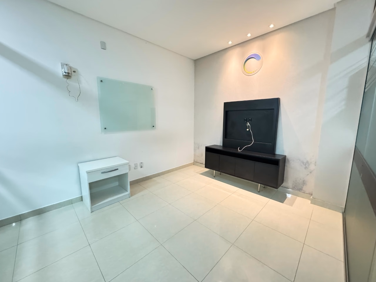 Sala comercial em Meia Praia — Meia Praia, Itapema