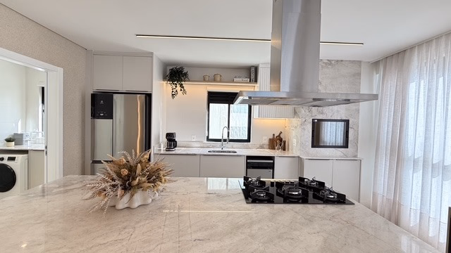 Apartamento 3 suítes em Meia Praia — Meia Praia, Itapema