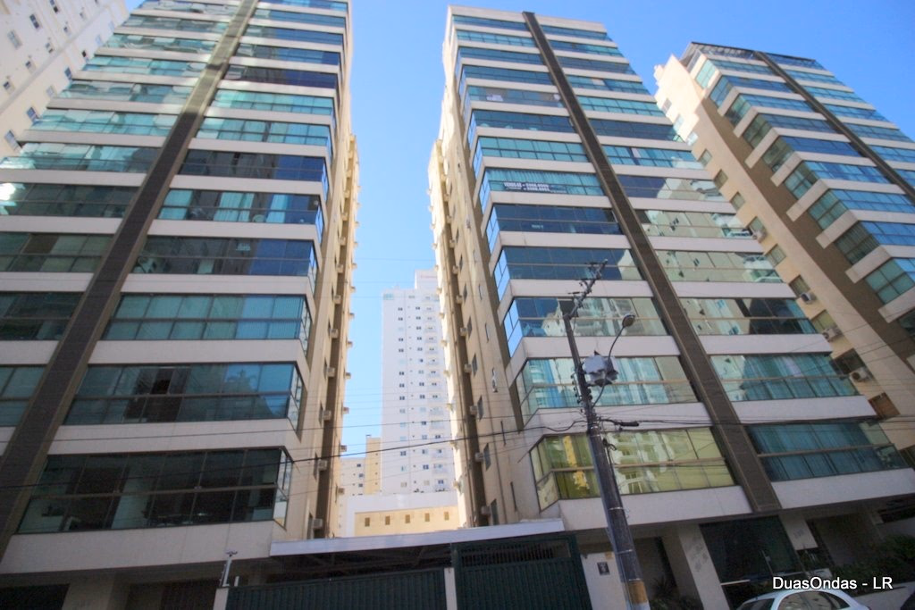 Por do Sol Residencial — Meia Praia