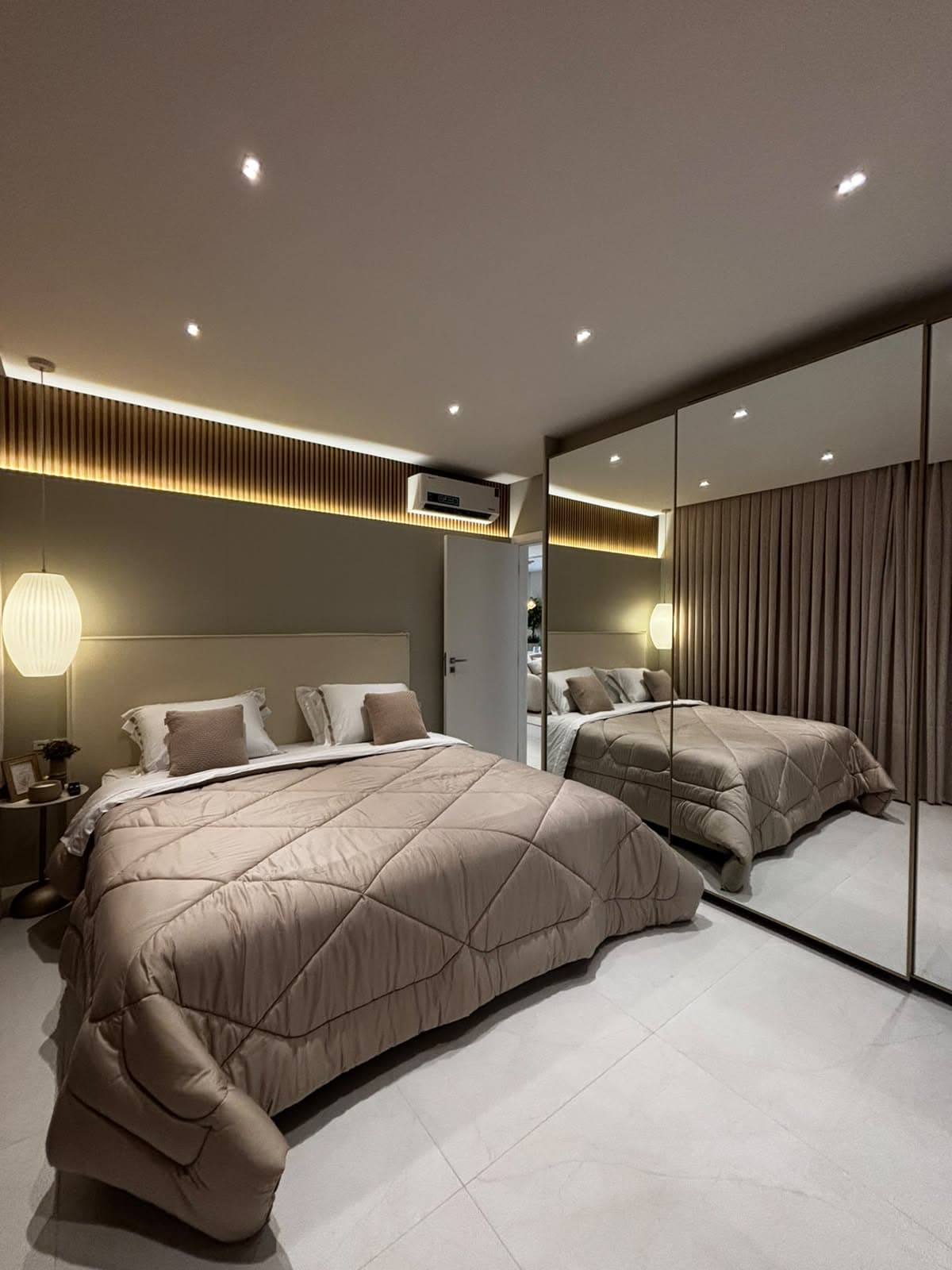 Apartamento 3 suítes em Meia Praia — Meia Praia, Itapema
