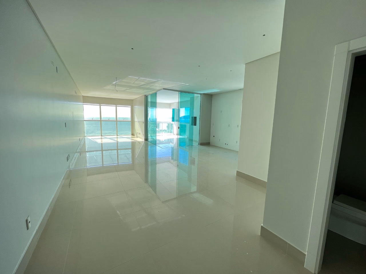 Apartamento 4 suítes em Meia Praia — Meia Praia, Itapema