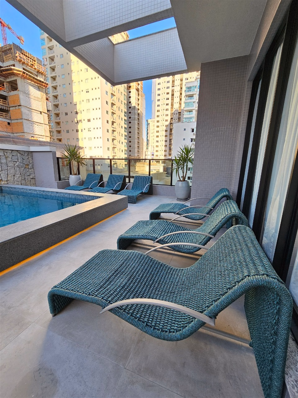 Residencial Brooklyn Tower - Rua 236, Bairro Meia Praia, Itapema - SC (35)