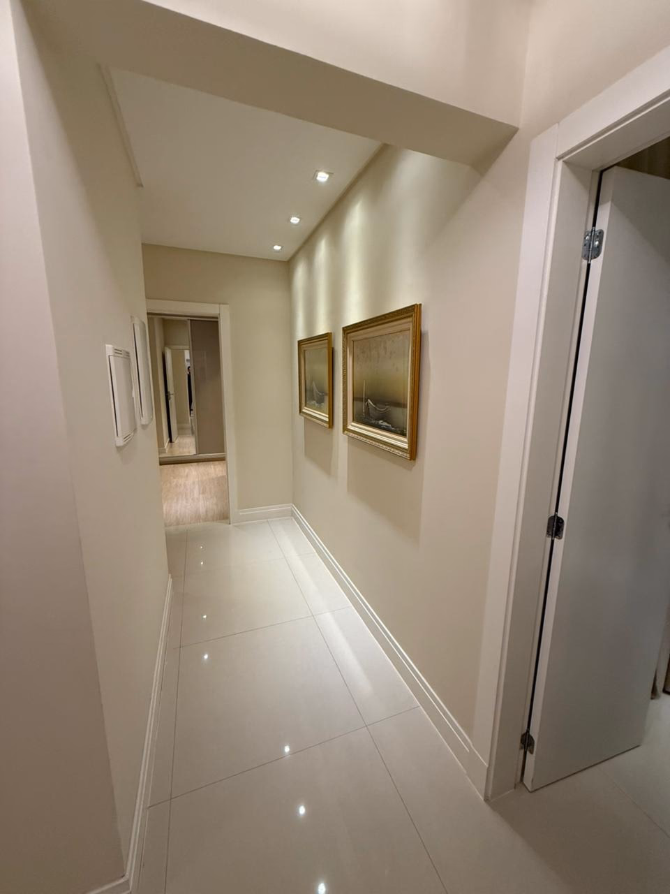 Apartamento 3 suítes em Meia Praia — Meia Praia, Itapema