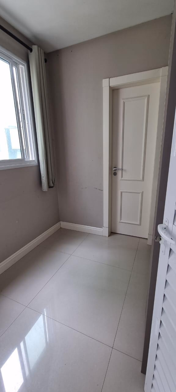 Apartamento 4 suítes em Meia Praia — Meia Praia, Itapema