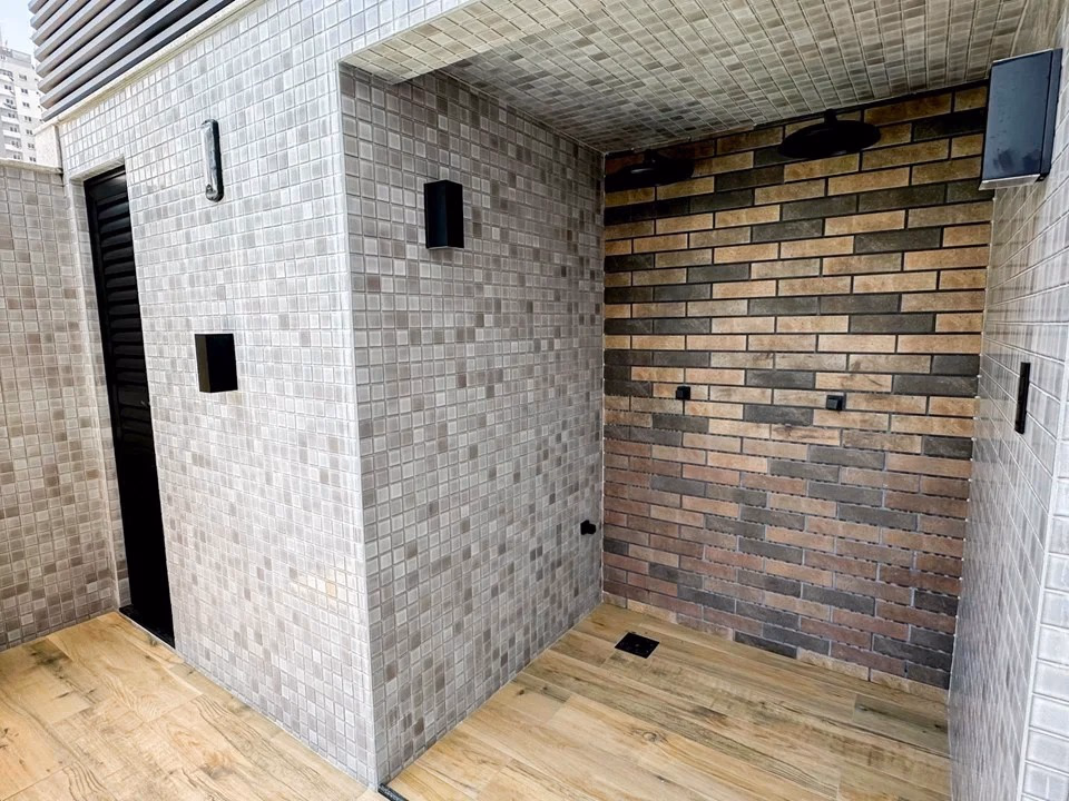 Residencial Long Beach, Rua 240, Bairro Meia Praia, Itapema - SC (21)