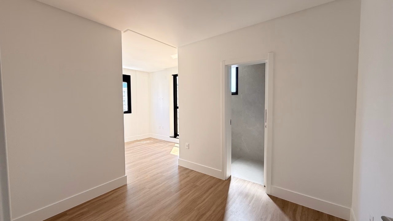 Apartamento 4 suítes em Meia Praia — Meia Praia, Itapema