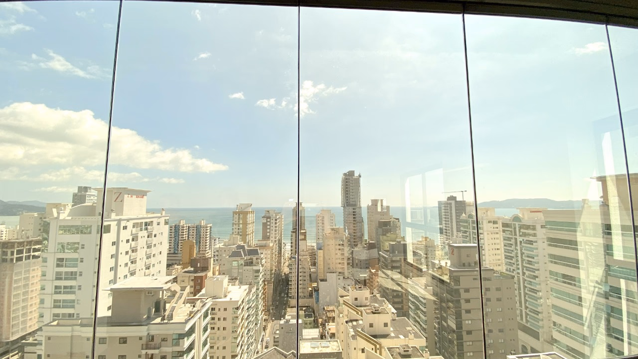Apartamento 3 suítes em Meia Praia — Meia Praia