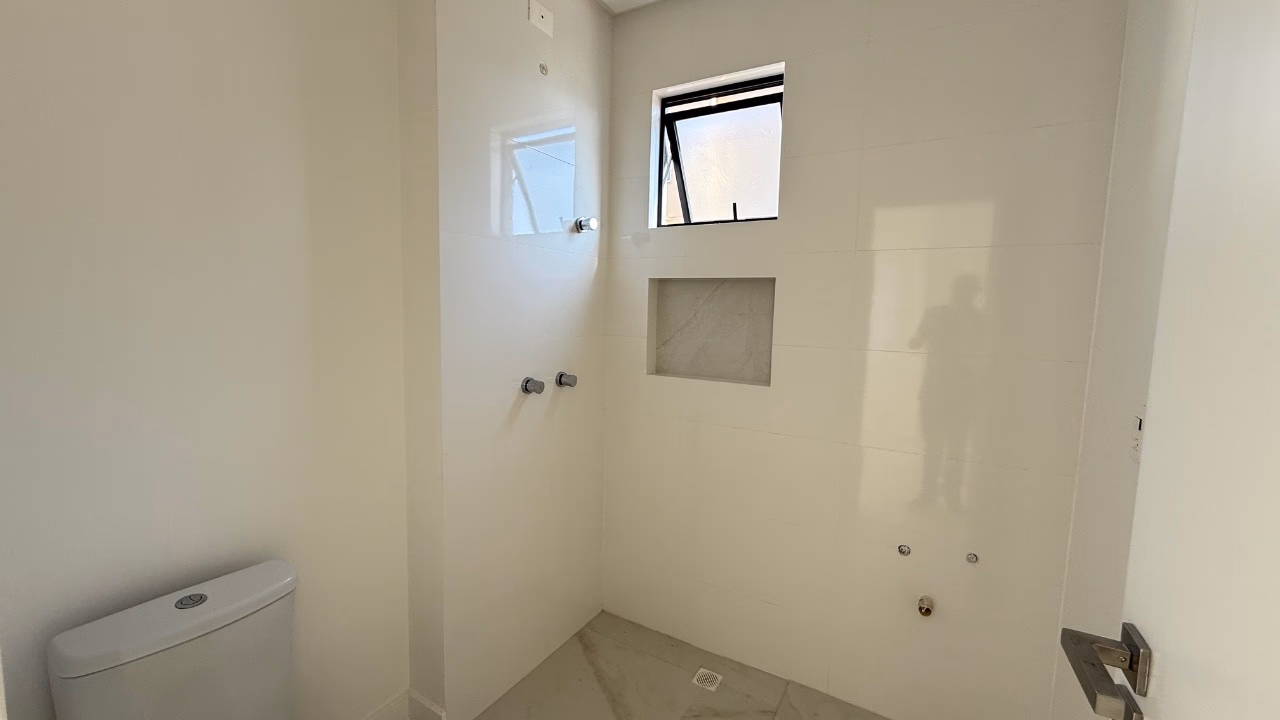 Apartamento 3 suítes em Meia Praia — Meia Praia, Itapema