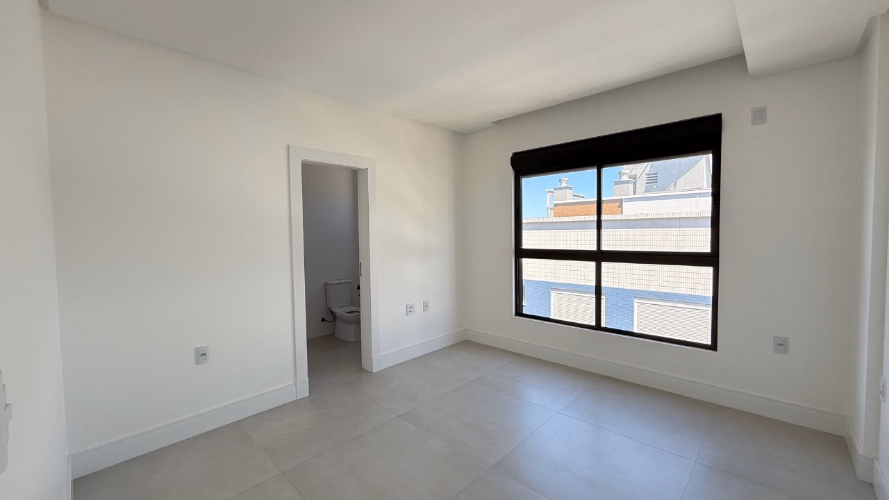 Apartamento 4 suítes em Meia Praia — Meia Praia, Itapema