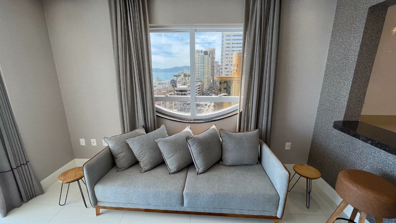 Apartamento 4 suítes em Meia Praia — Meia Praia, Itapema