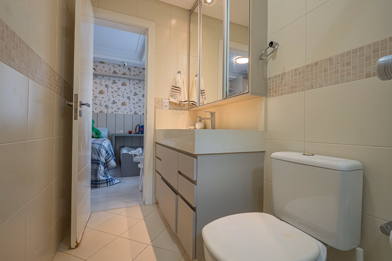 Apartamento 4 suítes em Meia Praia — Meia Praia, Itapema