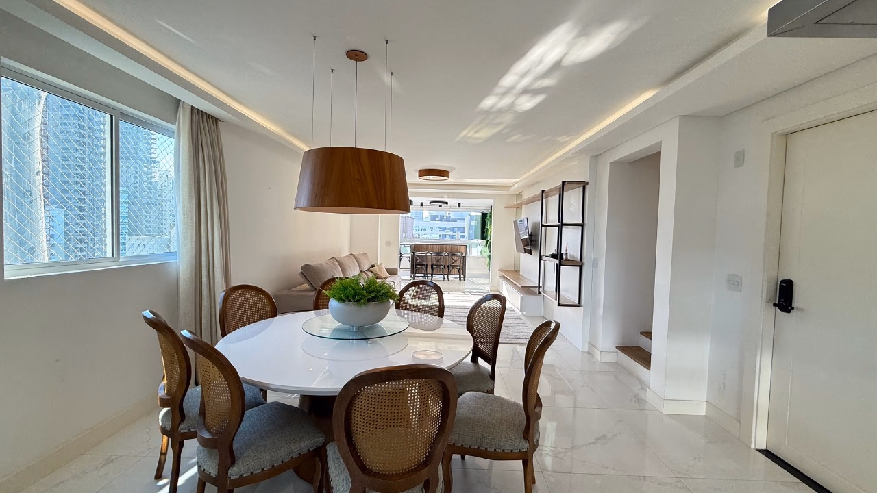 Apartamento 4 suítes em Meia Praia — Meia Praia, Itapema