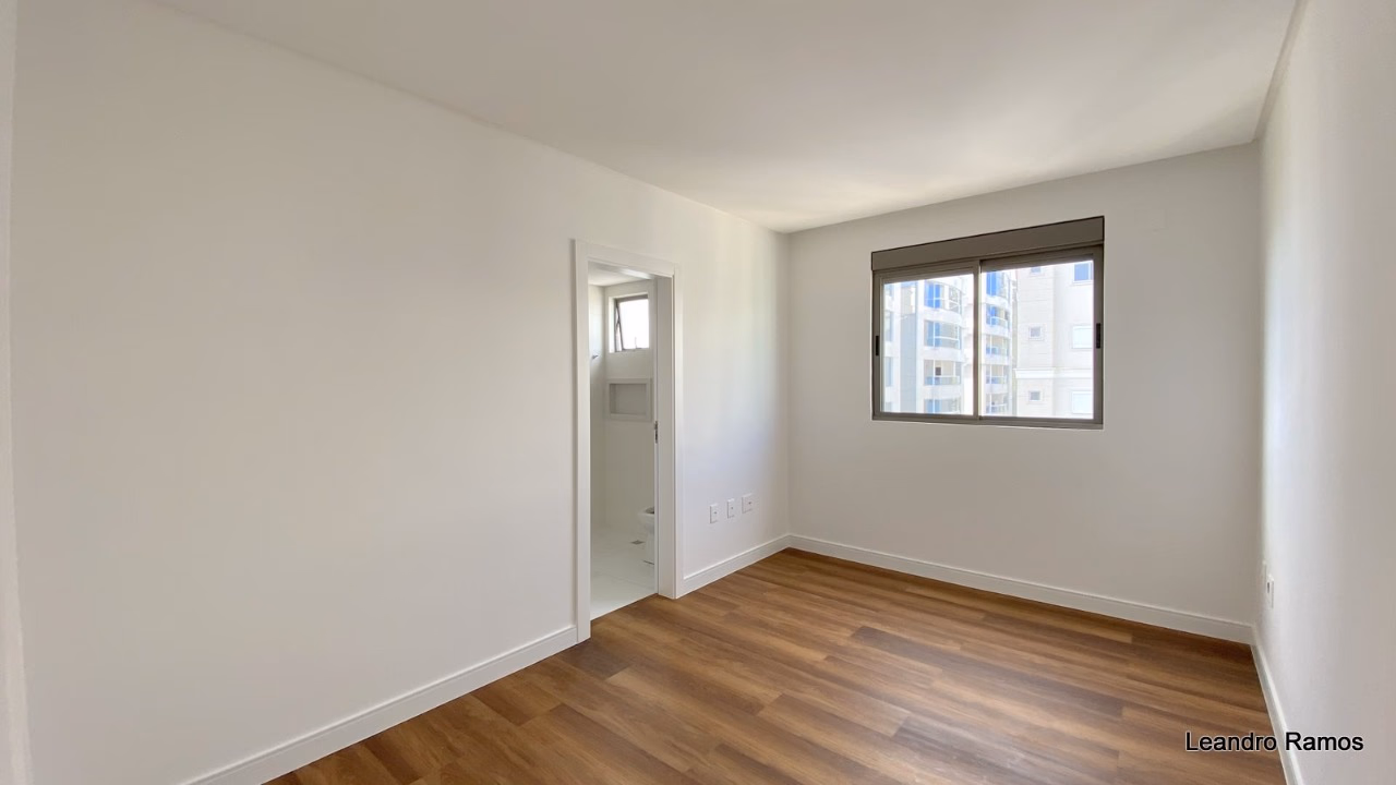 Apartamento 3 suítes em Meia Praia — Meia Praia, Itapema