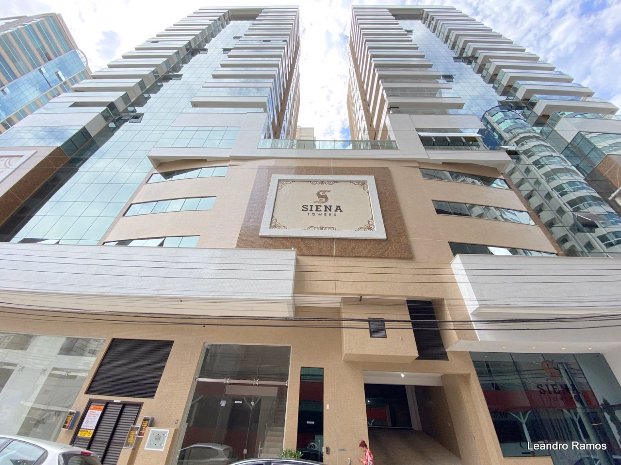 Siena Towers Residence — Meia Praia