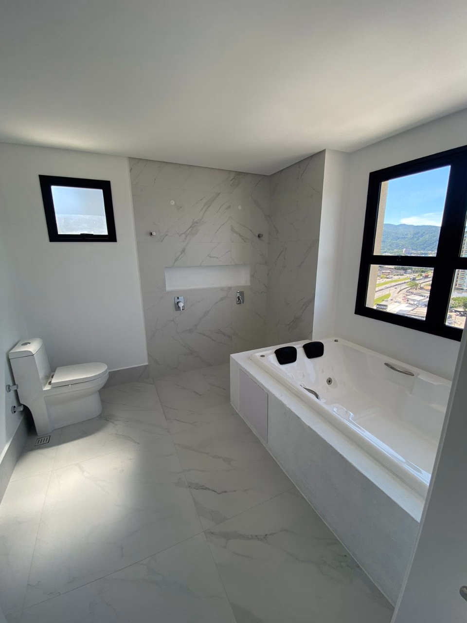 Apartamento 4 suítes em Centro — Centro, Itapema