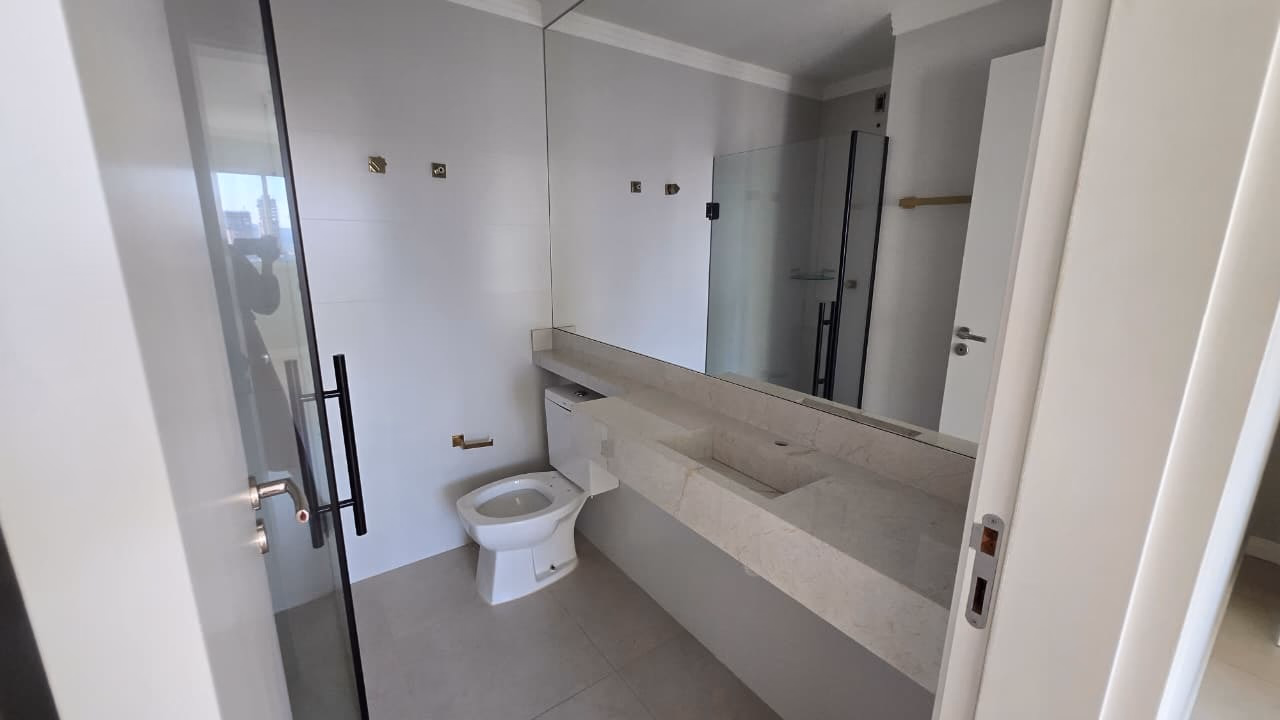 Apartamento 4 suítes em Meia Praia — Meia Praia, Itapema