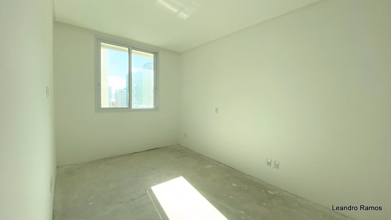 Apartamento 4 suítes em Meia Praia — Meia Praia, Itapema