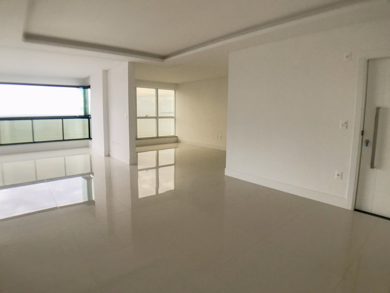 Apartamento 4 suítes em Meia Praia — Meia Praia, Itapema