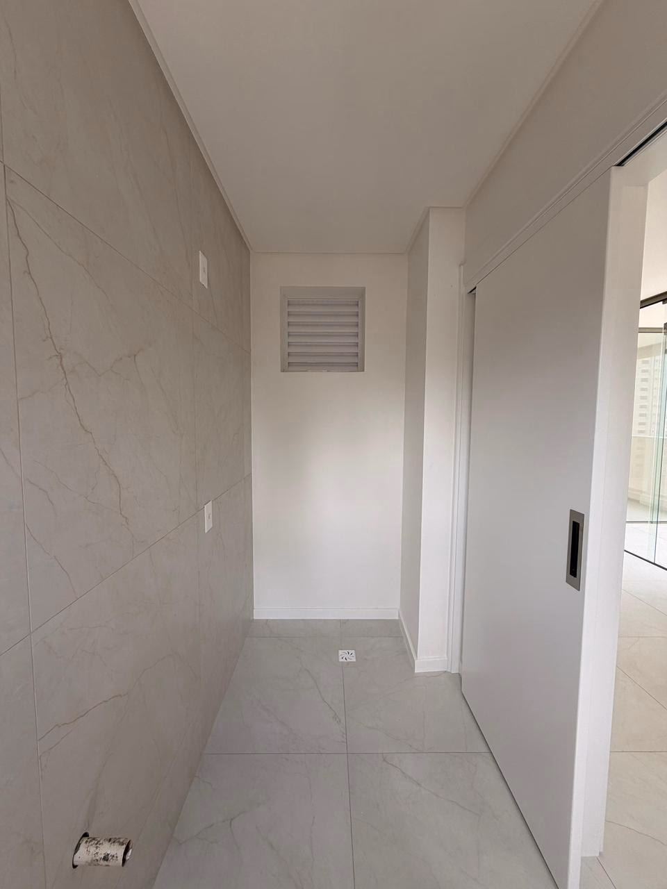 Apartamento 3 suítes em Meia Praia — Meia Praia, Itapema