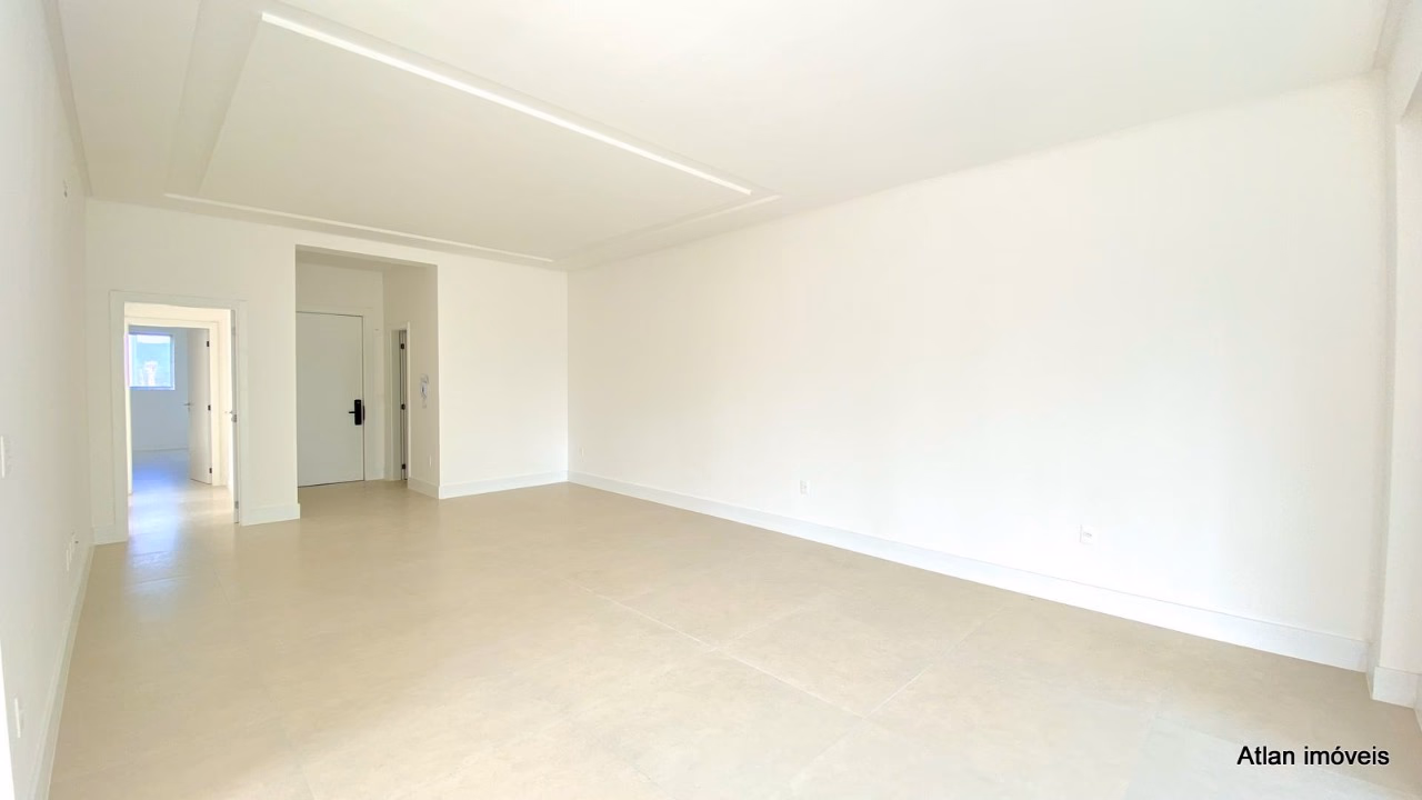 Apartamento 3 suítes em Meia Praia — Meia Praia, Itapema