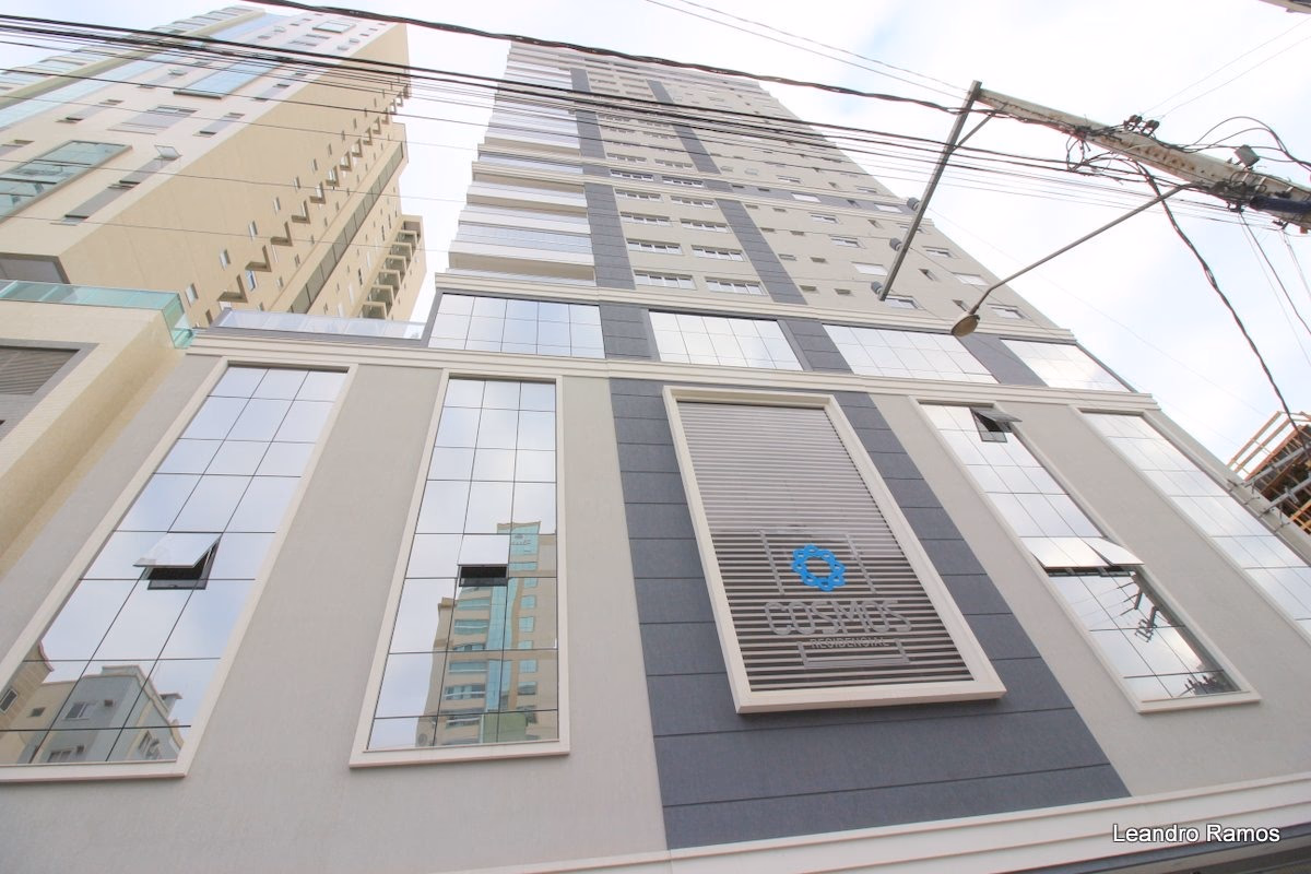 Cosmos Residence — Meia Praia