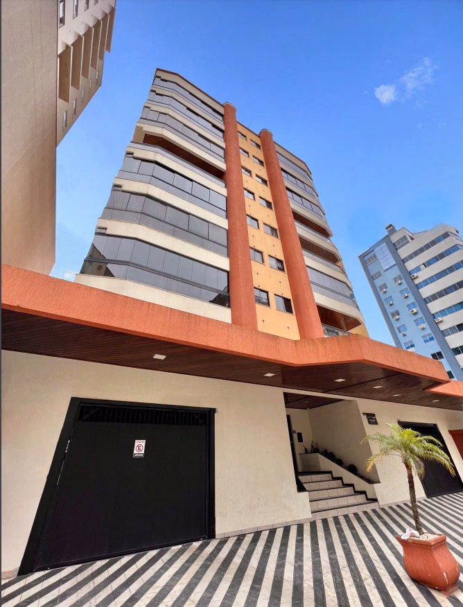 Jardim Guarujá — Meia Praia