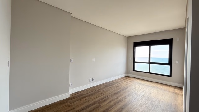 Apartamento 4 suítes em Meia Praia — Meia Praia, Itapema