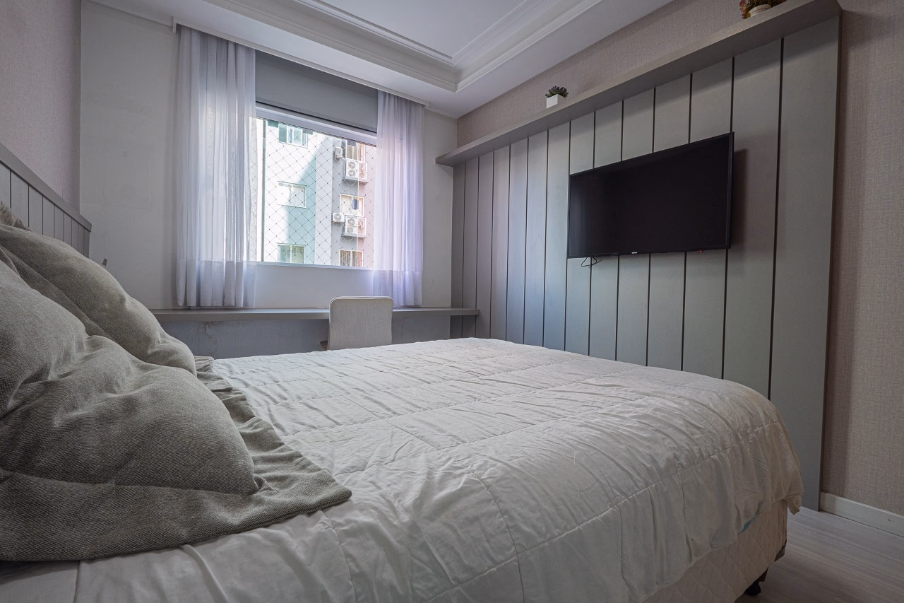 Apartamento 4 suítes em Meia Praia — Meia Praia, Itapema
