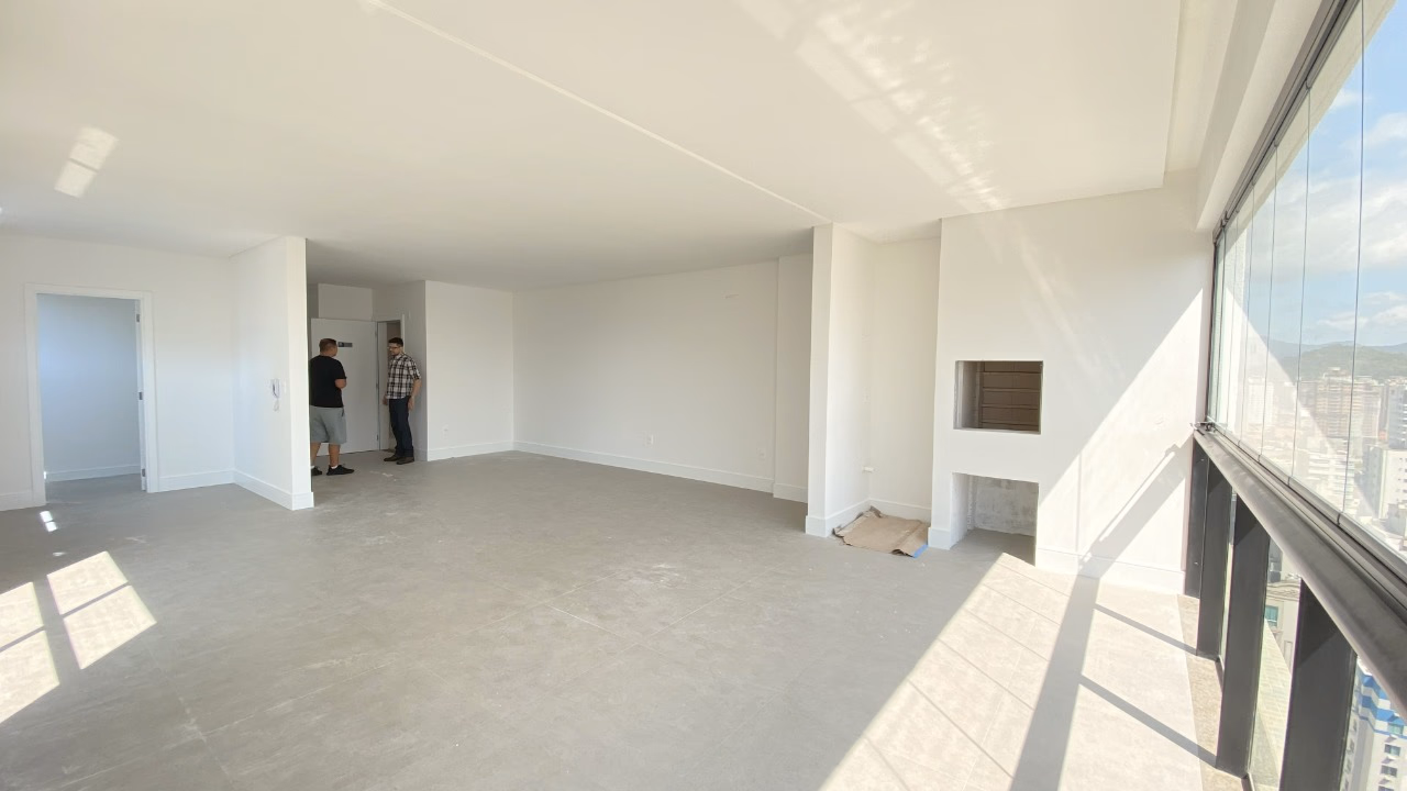 Apartamento 3 suítes em Meia Praia — Meia Praia, Itapema