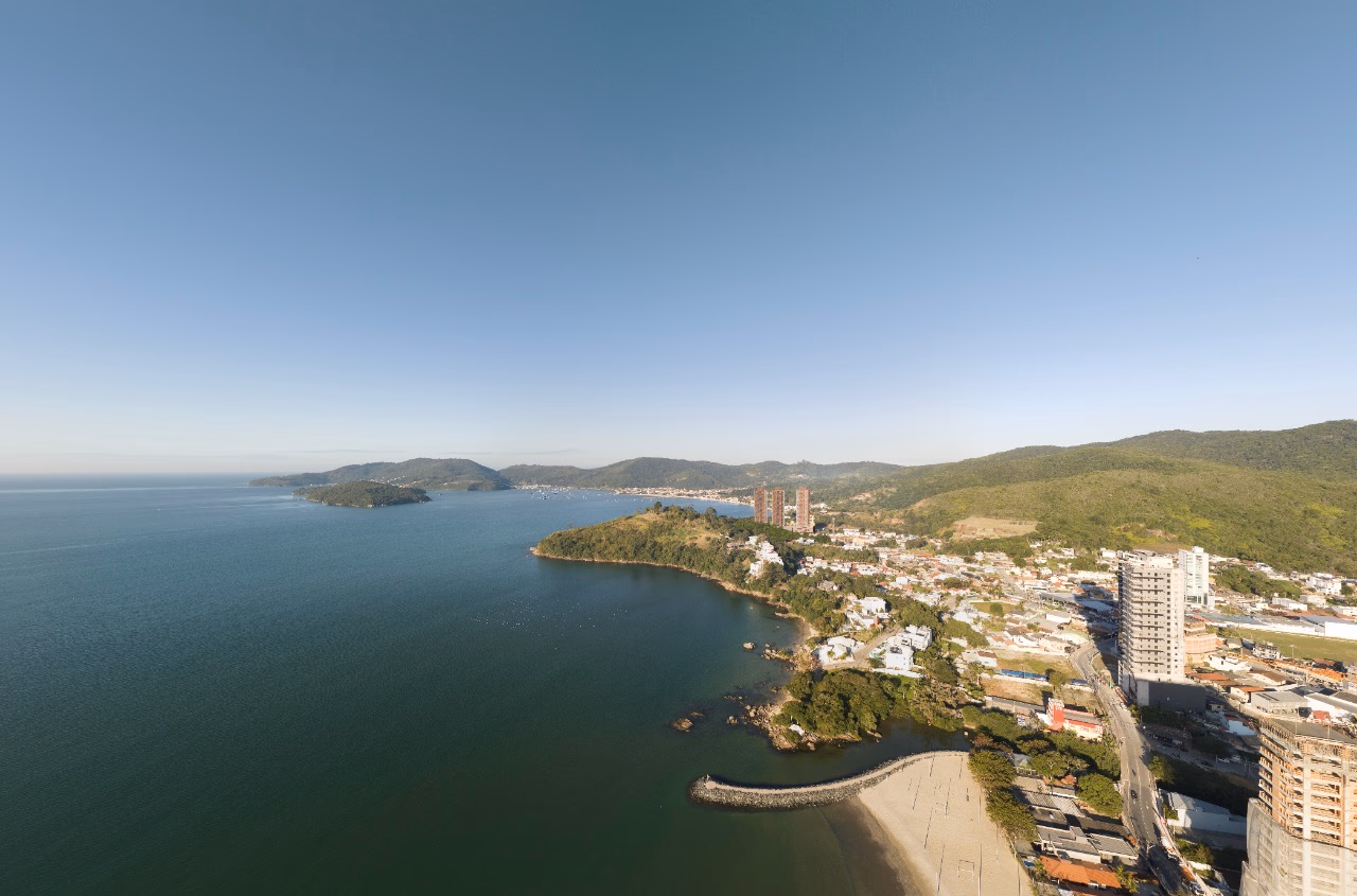 Do alto, o mar aberto e as ilhas