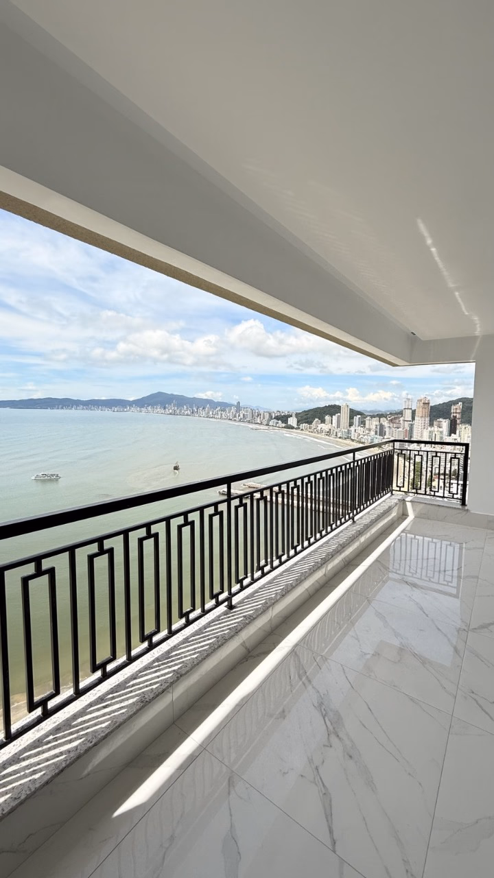 Apartamento 4 suítes em Canto da Praia — Canto da Praia, Itapema