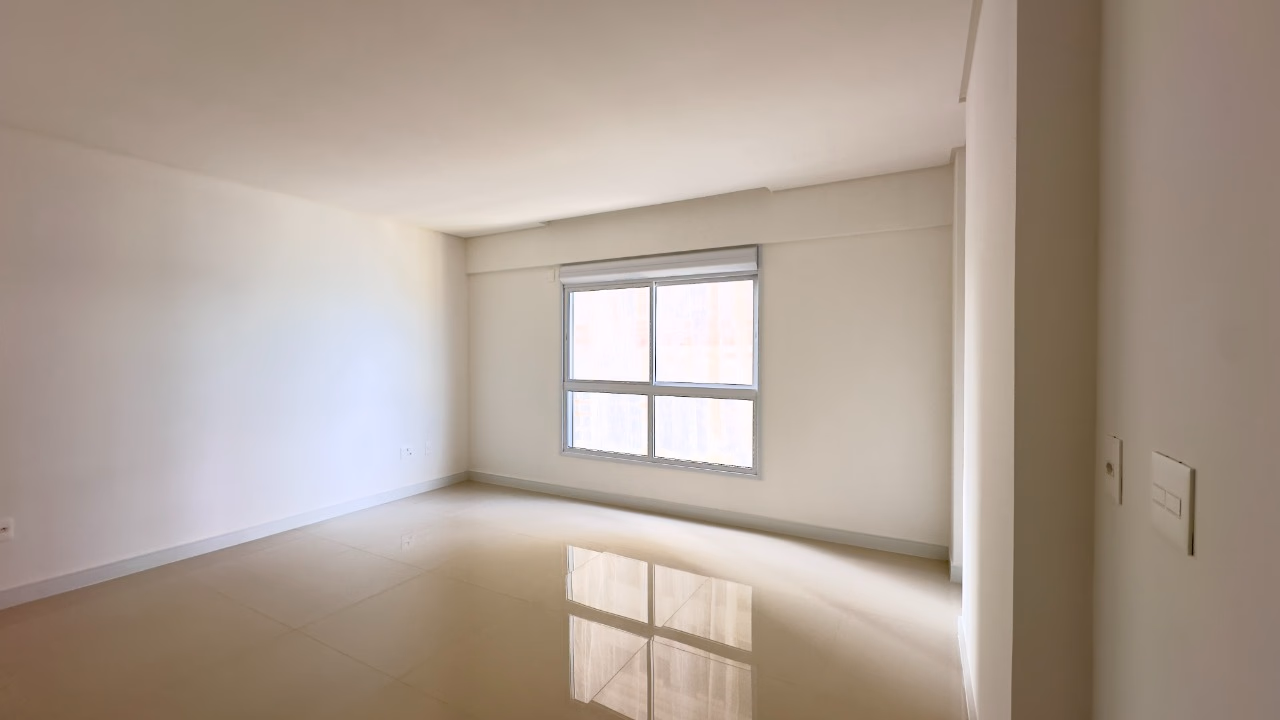 Apartamento 4 suítes em Meia Praia — Meia Praia, Itapema