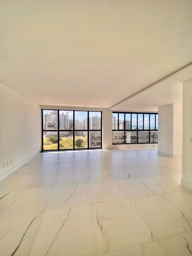 Apartamento 3 suítes em Meia Praia — Meia Praia, Itapema