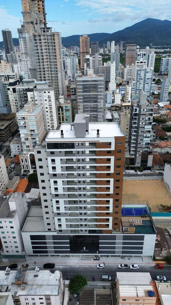 Apartamento 3 suítes em Meia Praia — Meia Praia