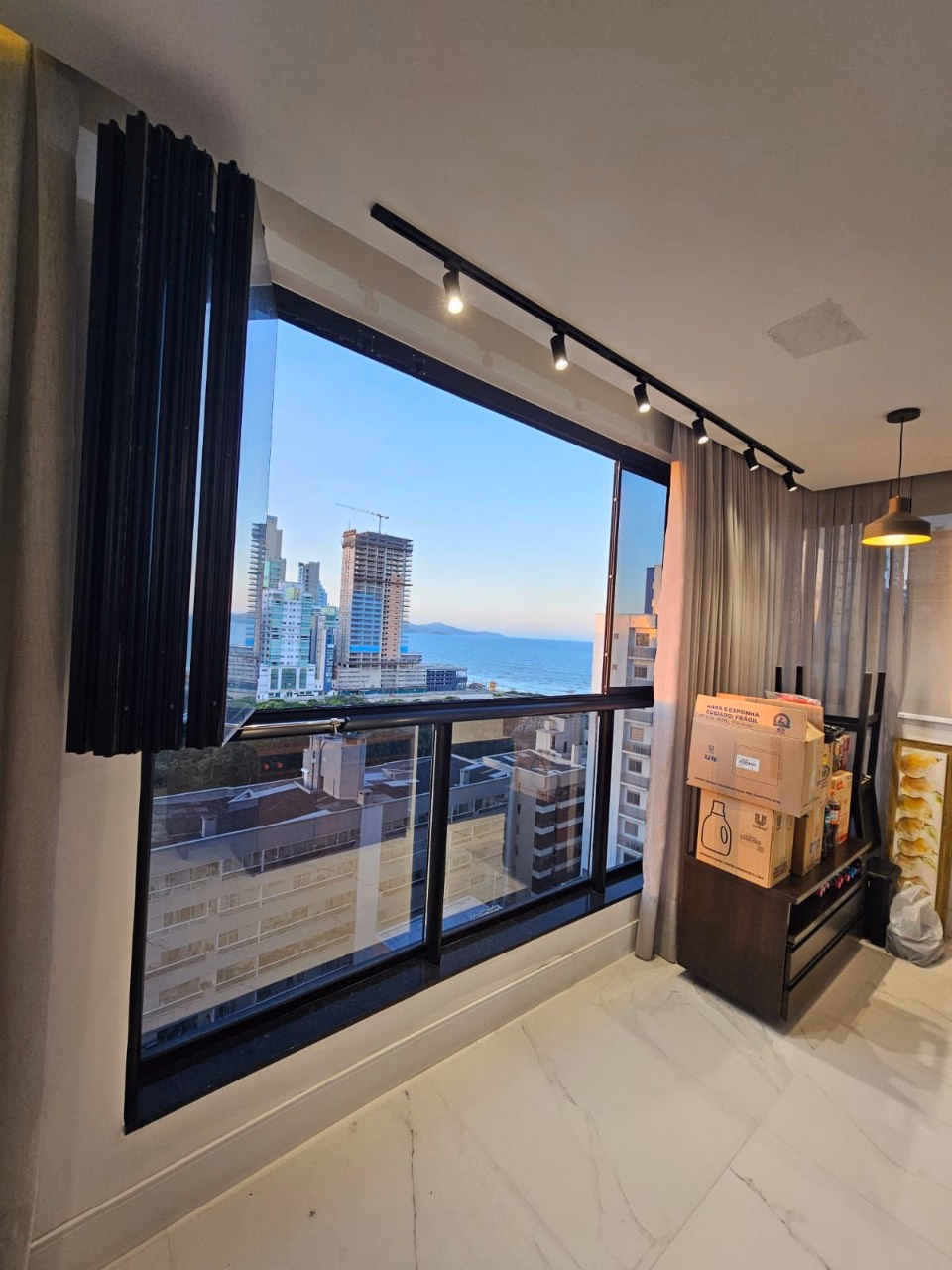 Apartamento 3 suítes em Meia Praia — Meia Praia, Itapema