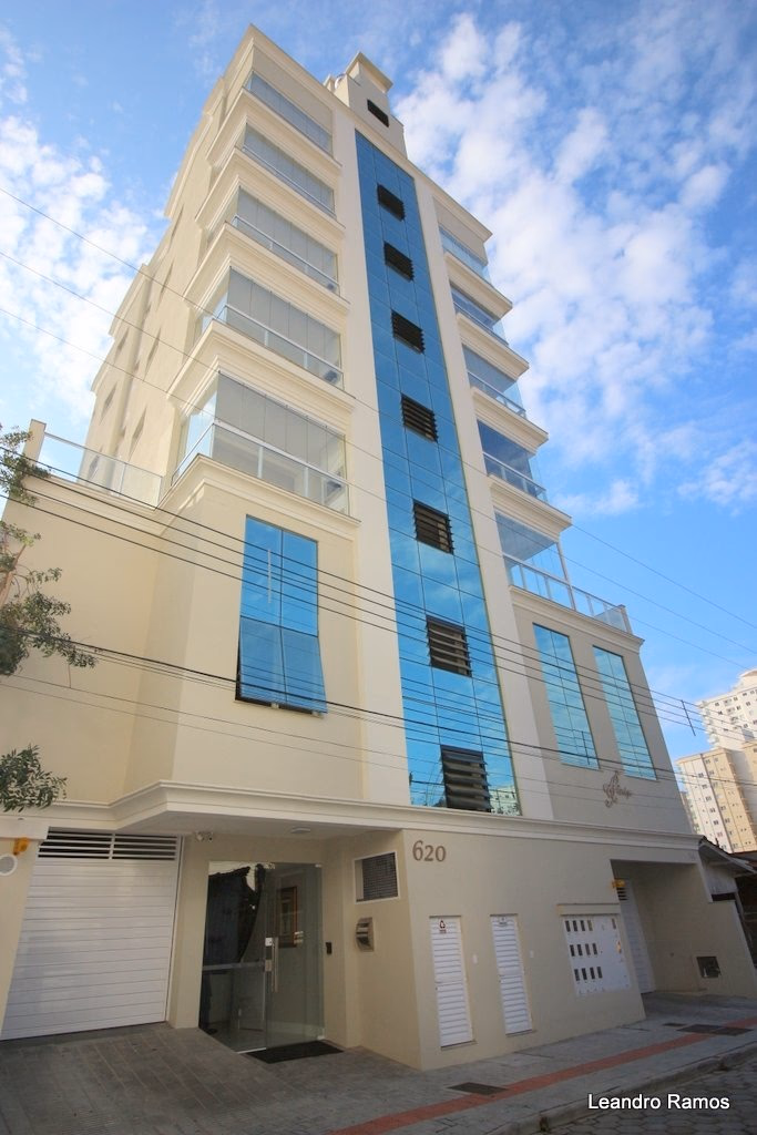 Fenix Residencial — Meia Praia