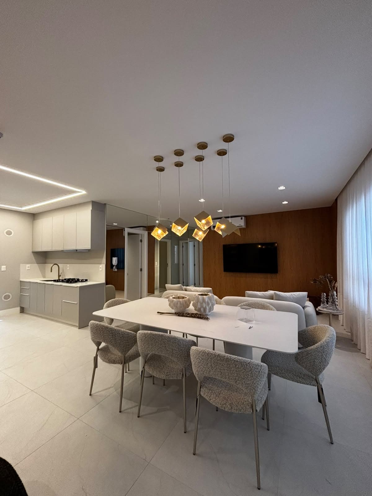 Apartamento 3 suítes em Meia Praia — Meia Praia, Itapema