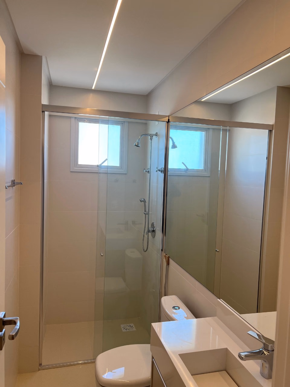 Apartamento 4 suítes em Meia Praia — Meia Praia, Itapema