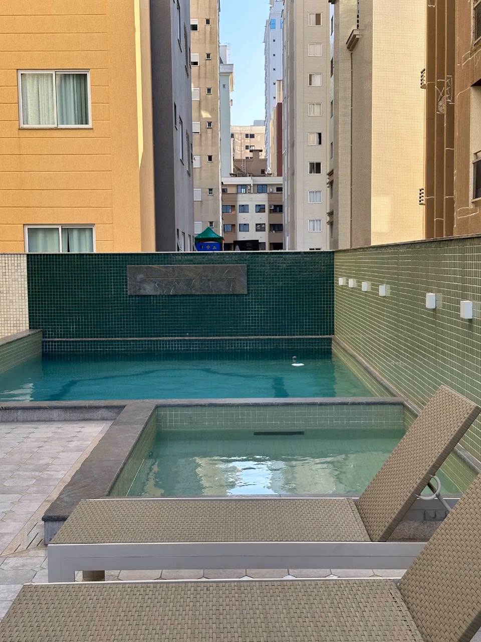 Apartamento á venda, Abu Dhabi - Rua 234, Bairro Meia Praia, Itapema - SC (19)