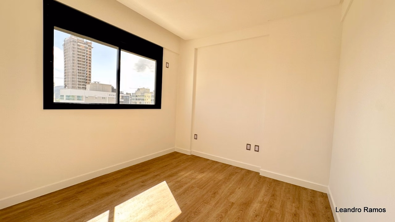 Apartamento 4 suítes em Meia Praia — Meia Praia, Itapema