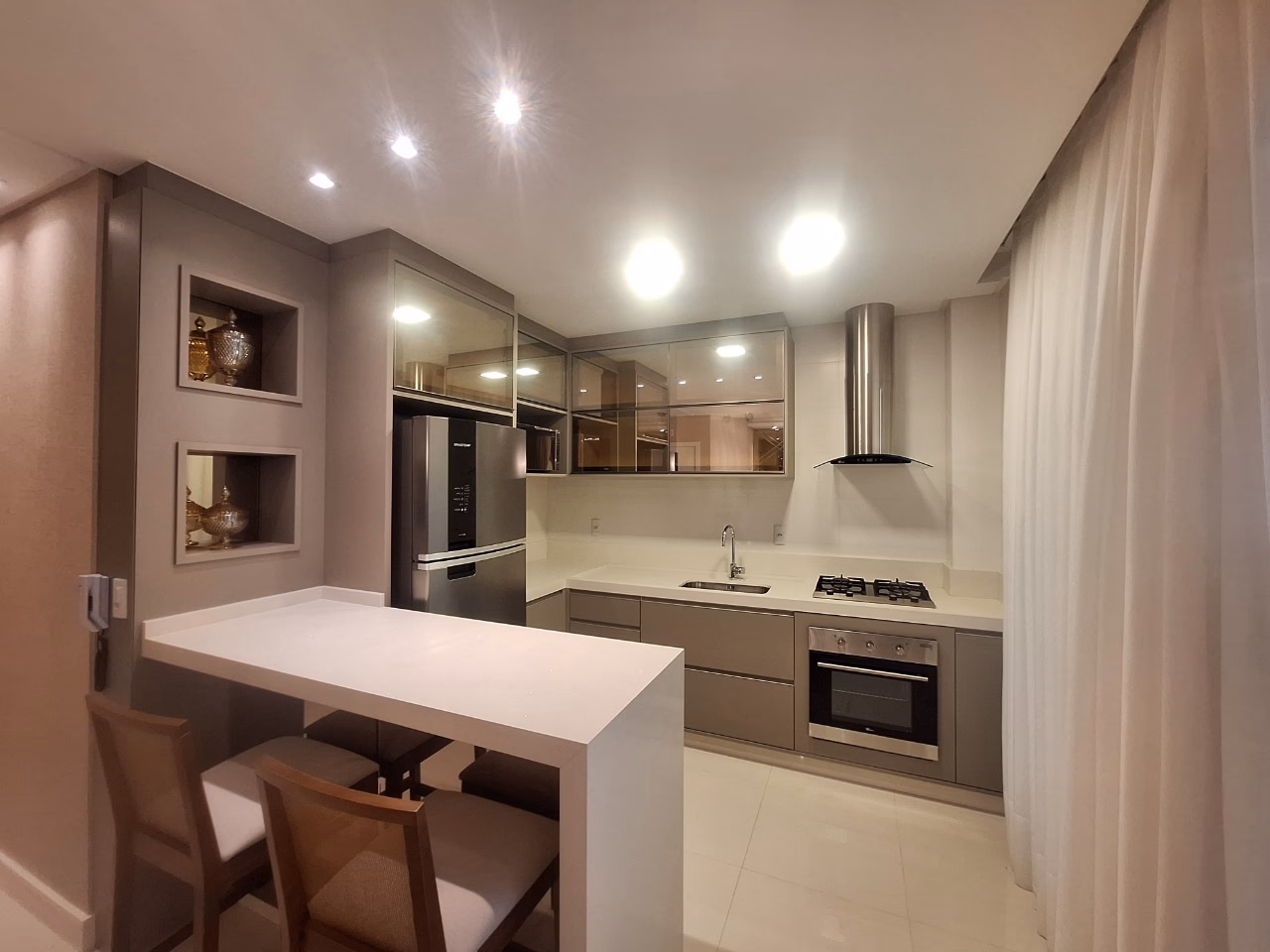 Apartamento 3 suítes em Meia Praia — Meia Praia, Itapema