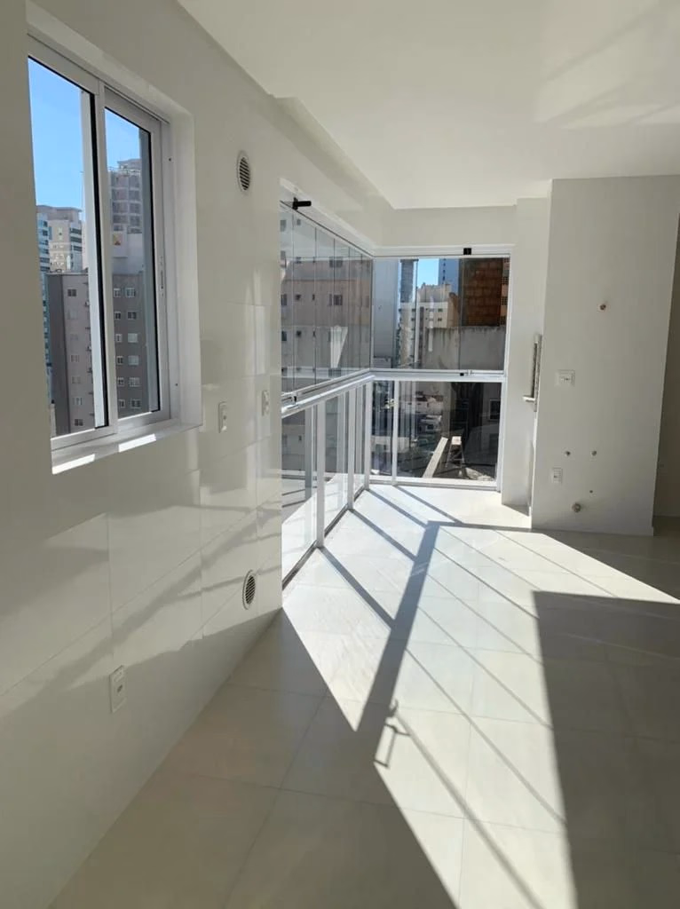 Apartamento 3 suítes em Meia Praia — Meia Praia, Itapema