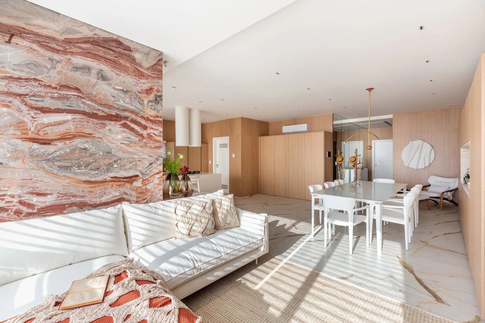 Apartamento 4 suítes em Meia Praia — Meia Praia, Itapema