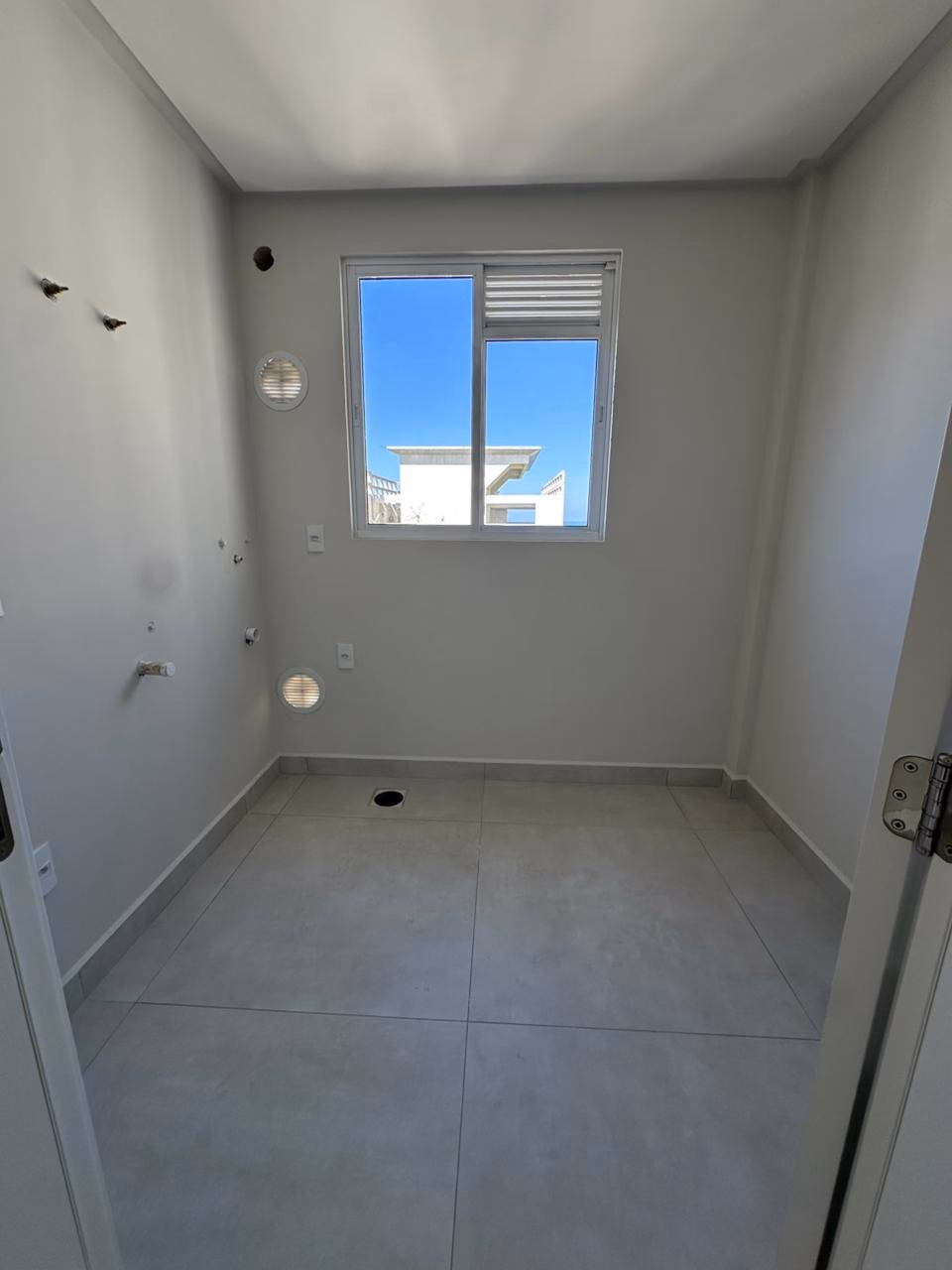 Apartamento 4 suítes em Meia Praia — Meia Praia, Itapema