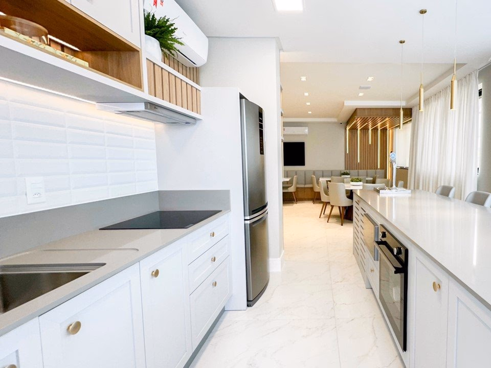 Residencial Long Beach, Rua 240, Bairro Meia Praia, Itapema - SC (11)