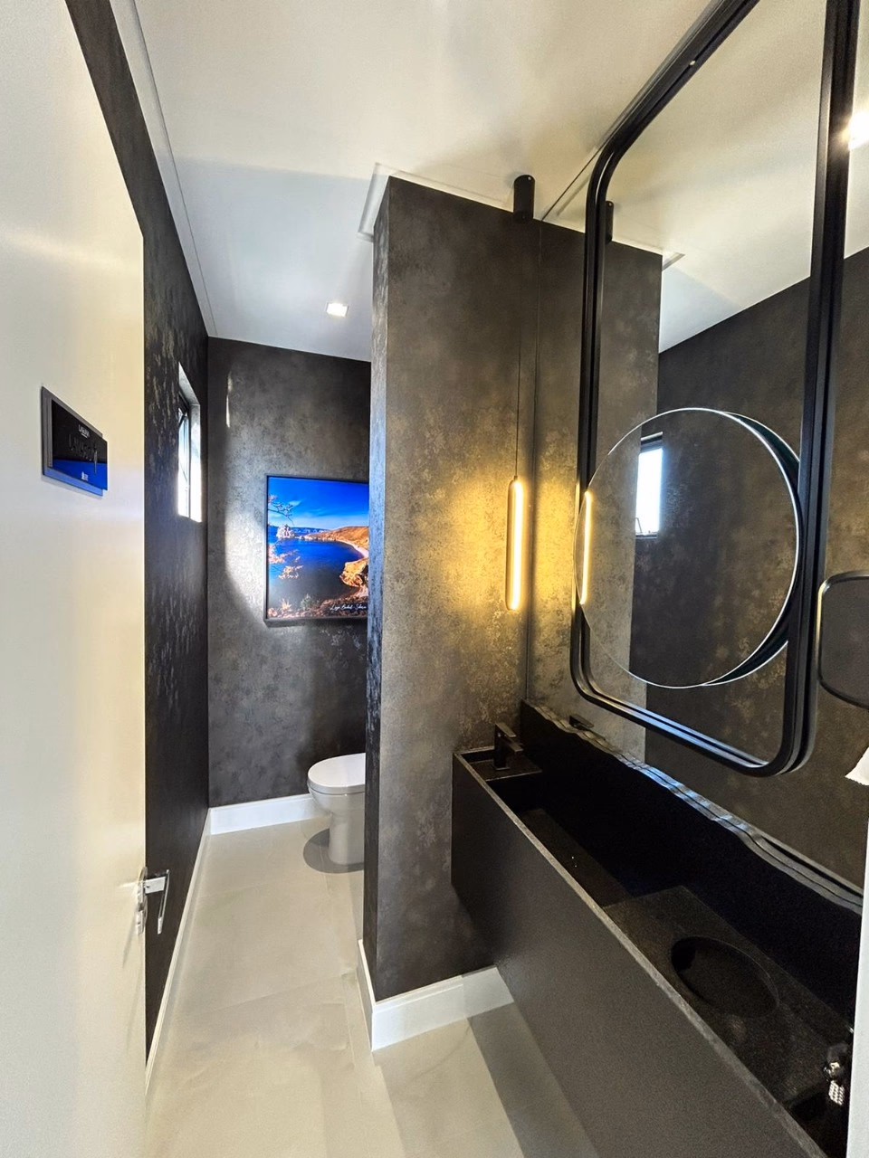 Residencial Laguna, Av