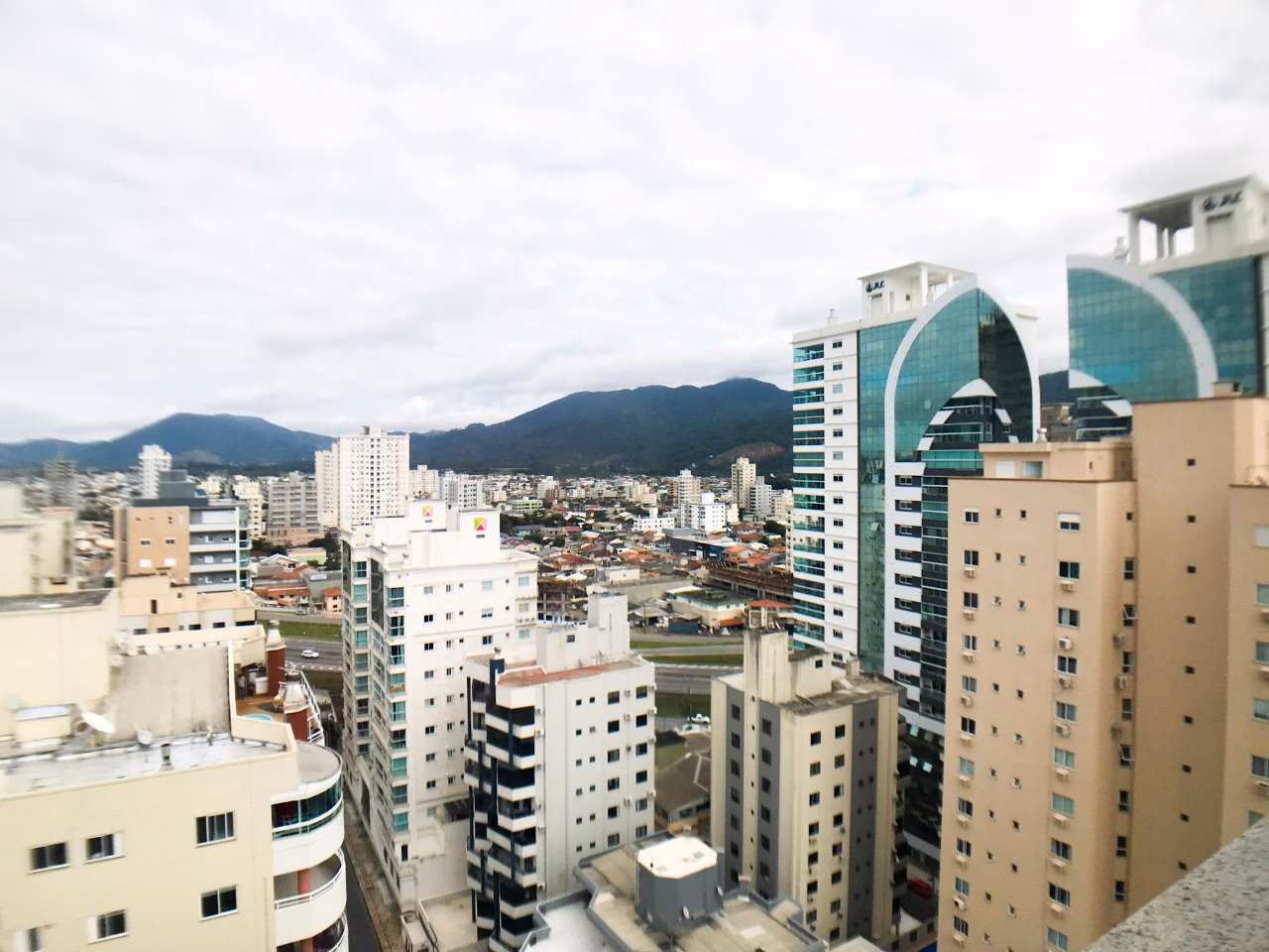 Apartamento 4 suítes em Meia Praia — Meia Praia, Itapema
