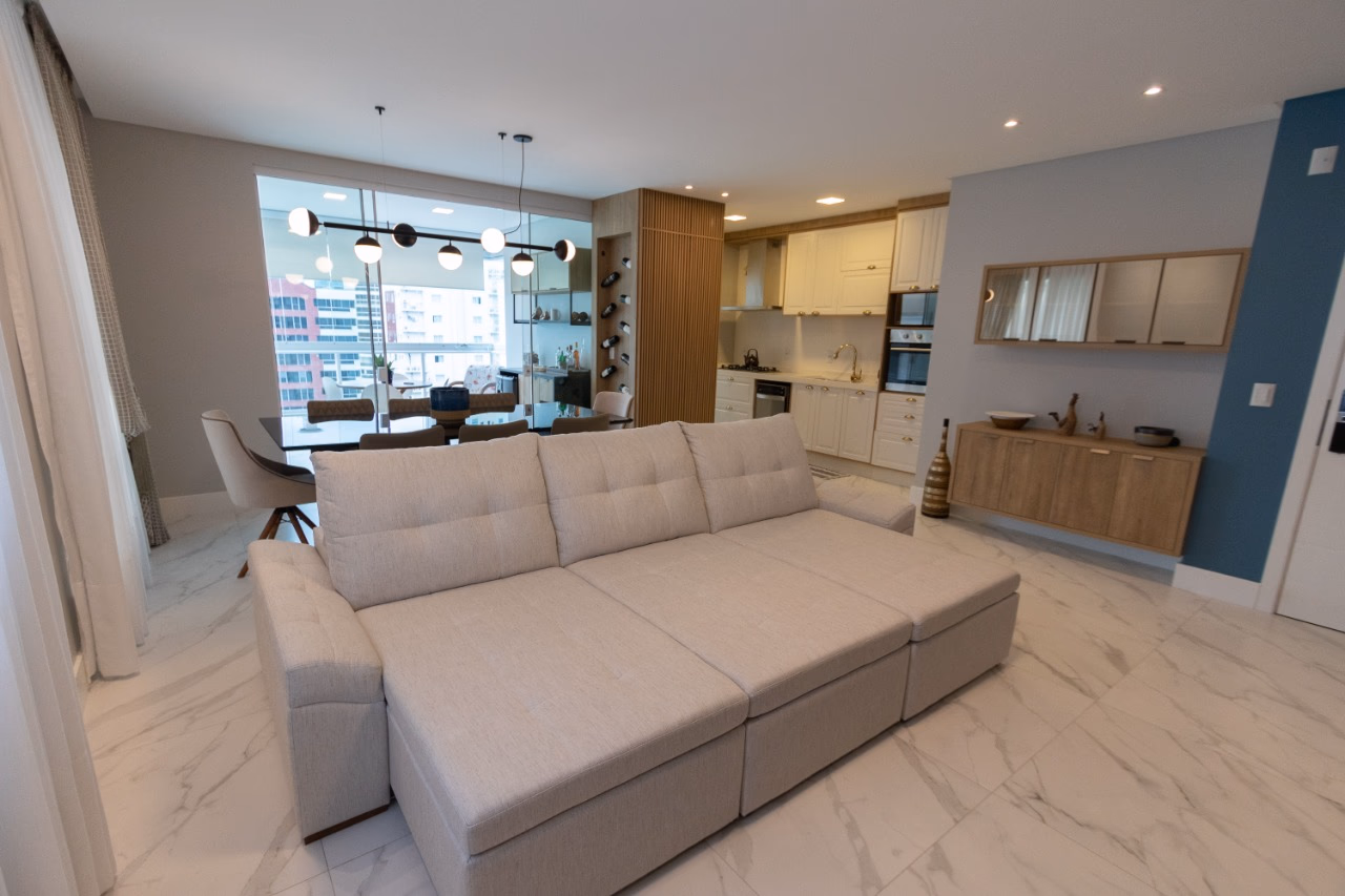 Apartamento 3 suítes em Meia Praia — Meia Praia, Itapema