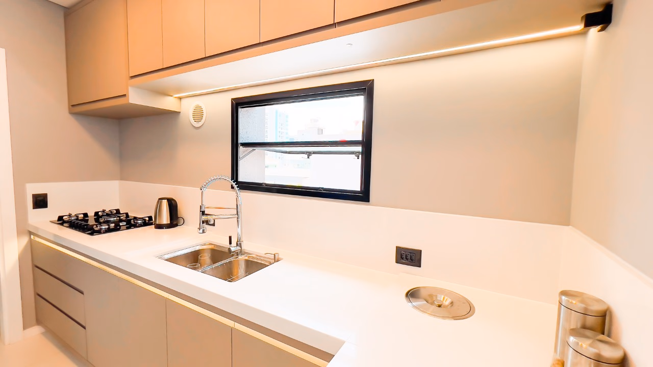 Apartamento 3 suítes em Meia Praia — Meia Praia, Itapema